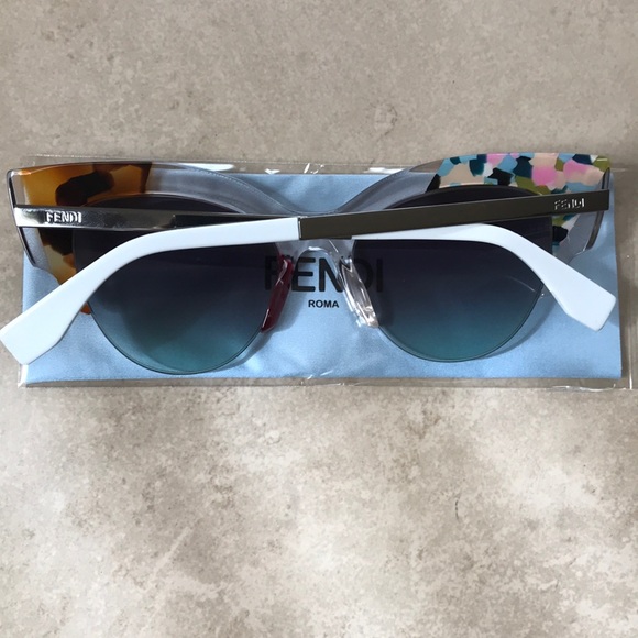 Fendi Sunglasses - Picture 7 of 8